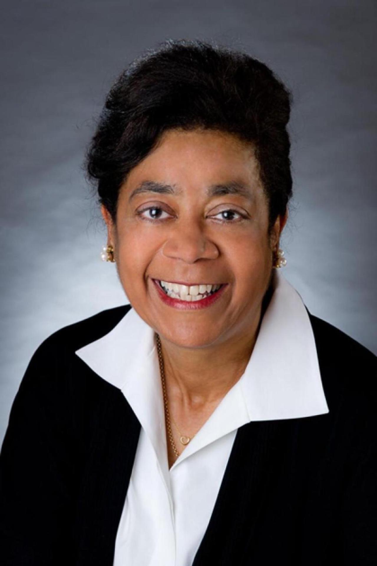 Saundra Curry, MD